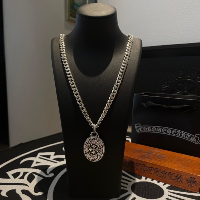Ch**me He**ts necklaces